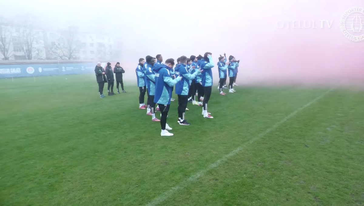 Cu gândul la play-off, echipa din Superliga s-a reunit alături de fani și cu show de fumigene
