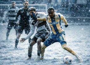 Superliga, îngropată în zăpadă! Cum ar arăta meciurile din România într-un scenariu de iarnă extremă