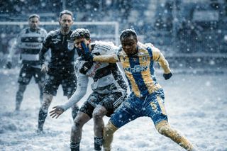 Superliga, îngropată în zăpadă! Cum ar arăta meciurile din România într-un scenariu de iarnă extremă