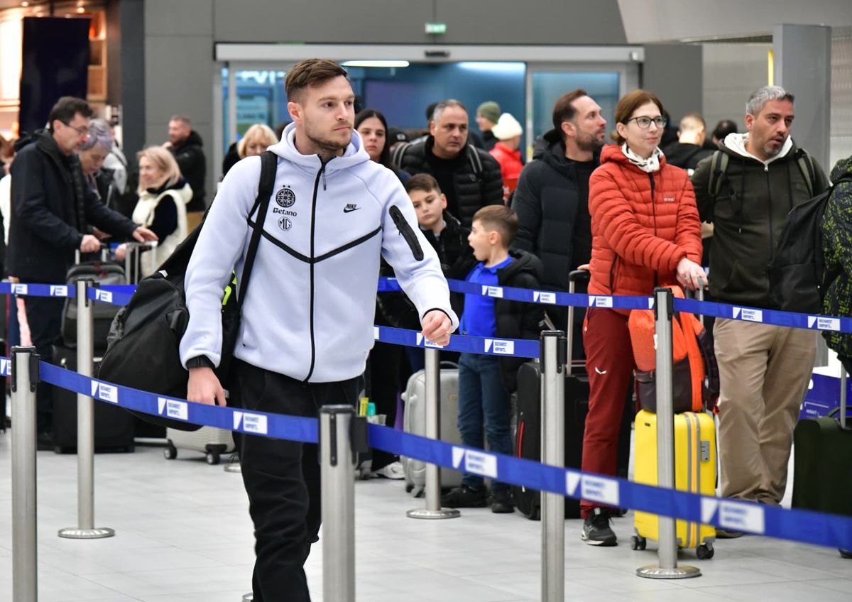 FCSB a plecat în Antalya, cu 29 de jucători în lot: Mihai Popescu a făcut deplasarea » 5 noutăți la campioană! Toate imaginile de pe aeroport