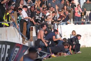 Panică în Portugalia: un zid al stadionului s-a prăbușit » Două persoane au fost rănite