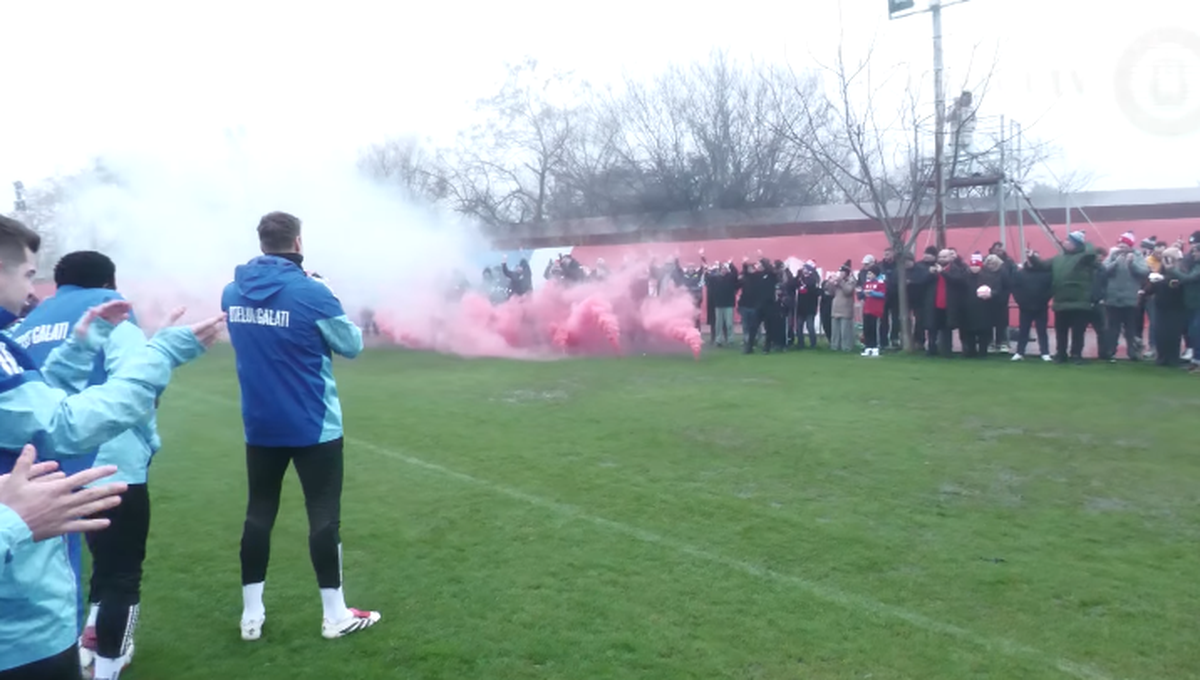 Cu gândul la play-off, echipa din Superliga s-a reunit alături de fani și cu show de fumigene