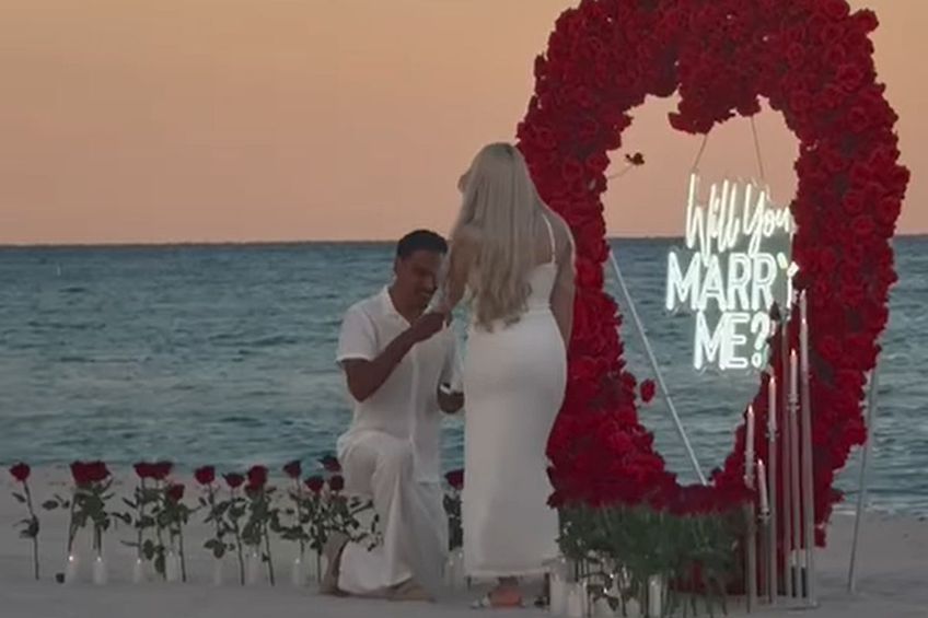 FOTO Starul din Superliga și-a cerut iubita în căsătorie la Miami: „Singura femeie lângă care mă văd trăind”