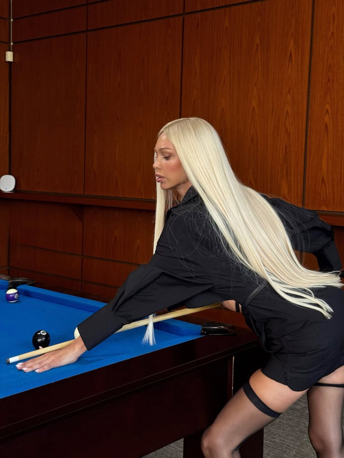 Femeia care l-ar fi refuzat pe Cristiano Ronaldo, apariție ireală de Anul Nou » Au rămas fără cuvinte când au văzut ținuta