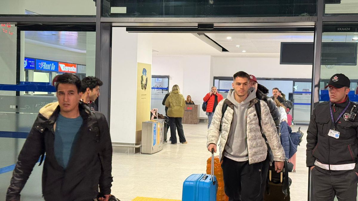 E gata! A aterizat în Antalya și semnează cu Rapid