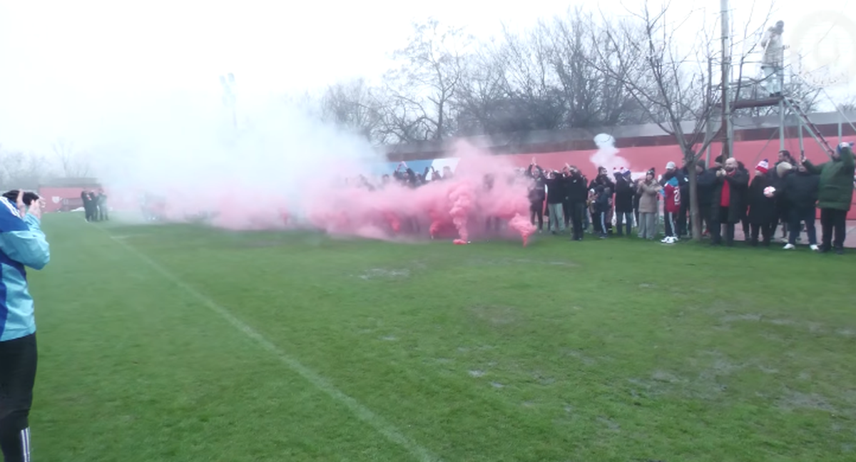 Cu gândul la play-off, echipa din Superliga s-a reunit alături de fani și cu show de fumigene