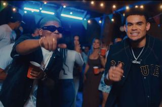 Emoționant! Vedeta lui Bayern și-a lansat propria melodie: „Îl rog pe Dumnezeu să nu mă abandoneze”