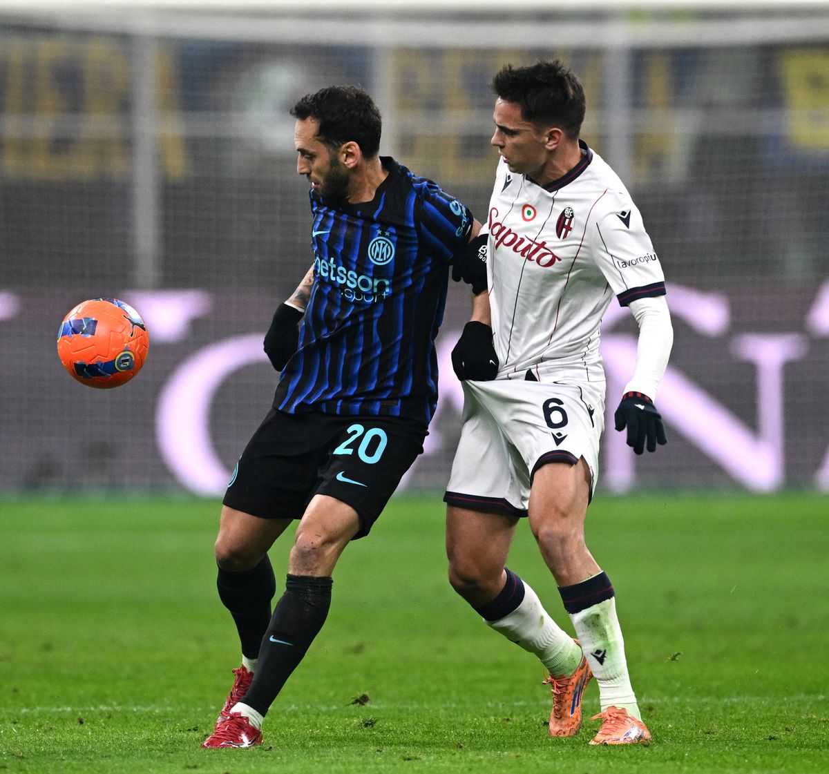 Inter a revenit pe primul loc în Serie A, după un meci fără istoric contra „coșmarului” Bologna