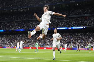 „Galacticii” controlează jocul în Real Madrid - Real Betis »  Meci tare în etapa #18 din La Liga