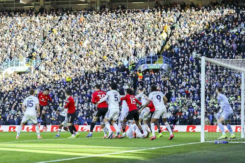 Tragedie la Leeds - Manchester United! Un suporter a murit pe Elland Road înainte de fluierul de start