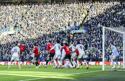 Tragedie la Leeds - Manchester United! Un suporter a murit pe Elland Road înainte de fluierul de start