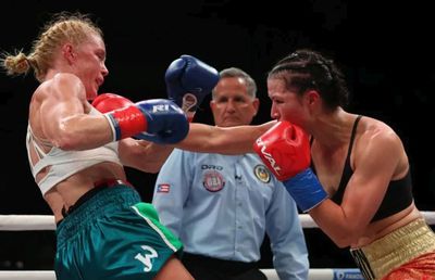 La 44 de ani, Holly Holm a fost aproape de a intra în istoria boxului