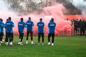 Cu gândul la play-off, echipa din Superliga s-a reunit alături de fani și cu show de fumigene
