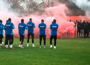 Cu gândul la play-off, echipa din Superliga s-a reunit alături de fani și cu show de fumigene