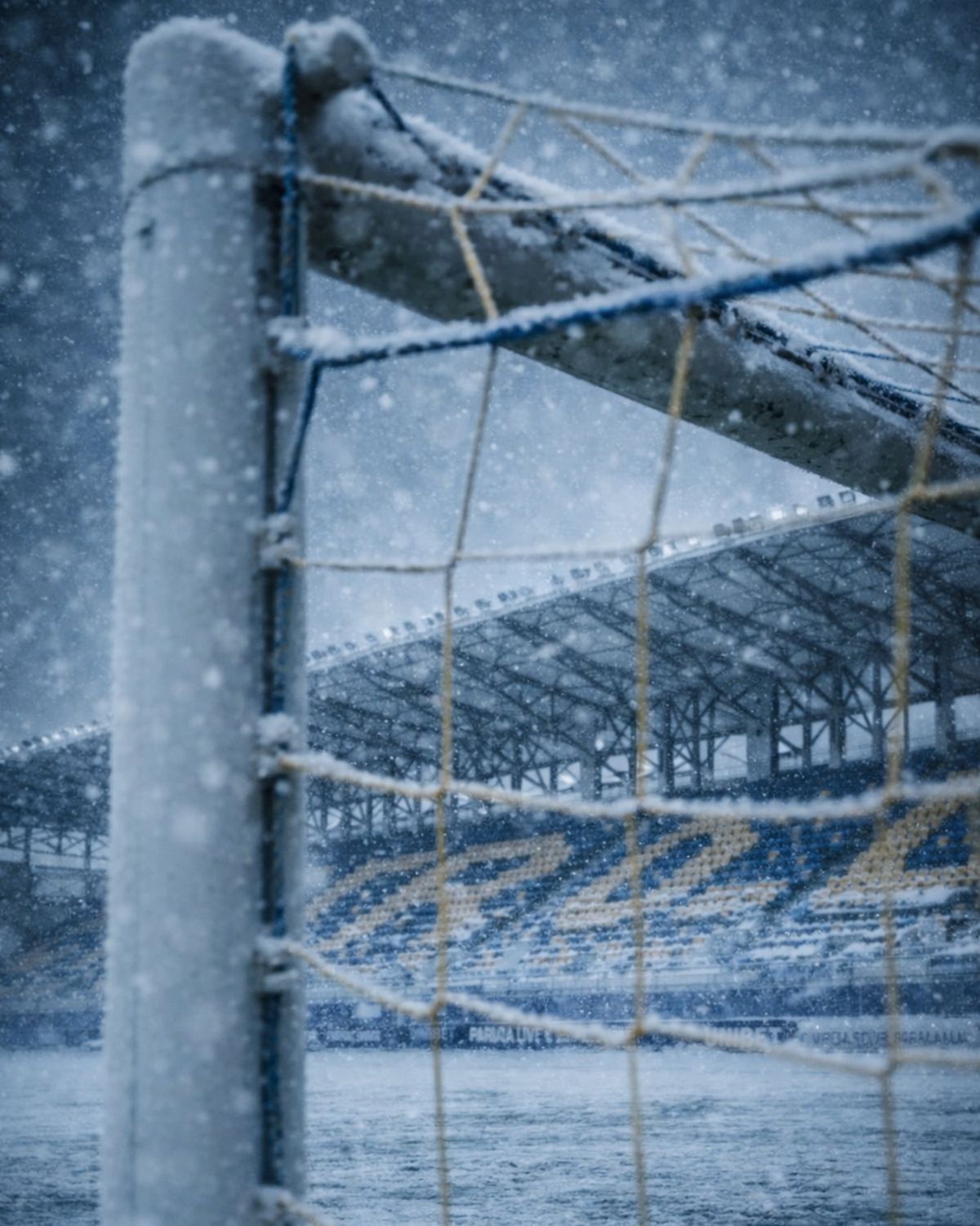 Superliga, îngropată în zăpadă! Cum ar arăta meciurile din România într-un scenariu de iarnă extremă