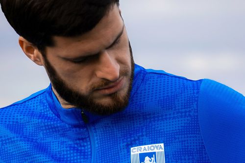 VIDEO A fost operat de urgență la finalul anului 2025, dar jucătorul Craiovei amână revenirea pe teren