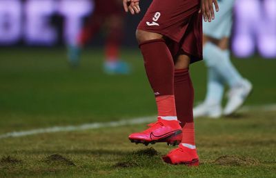 CFR CLUJ - SEVILLA // Terenul „jupuit” de iarbă din Gruia e pe placul clujenilor: „Poate așa avem șanse mai mari”