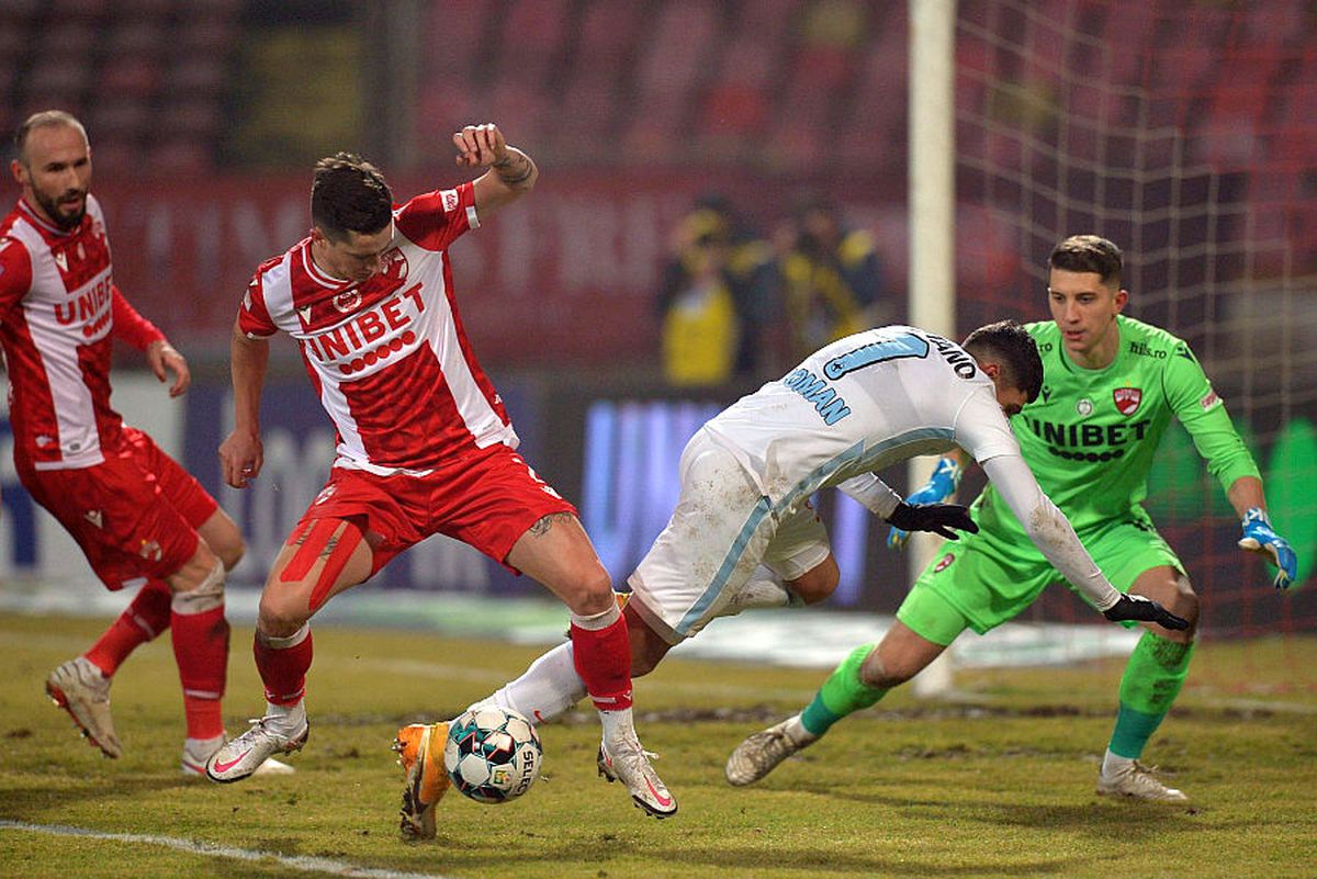 VIDEO Două transferuri de urgență la Dinamo: „Vreau să fie gata să intre cu FCSB în Cupă”