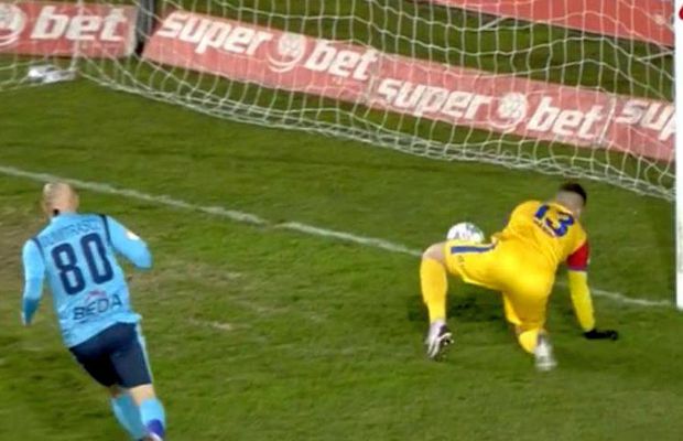 Fază absurdă în Chindia - FC Botoșani: autogol uluitor în prima repriză
