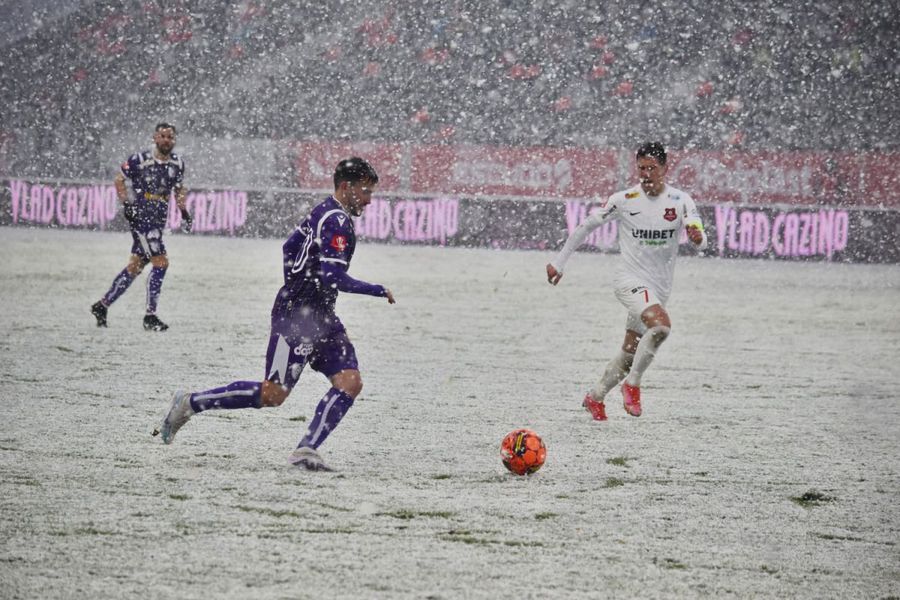 Hermannstadt - FC Argeș 1-1 » Remiză pe „derdelușul” de la Sibiu, într-o partidă jucată pe două anotimpuri