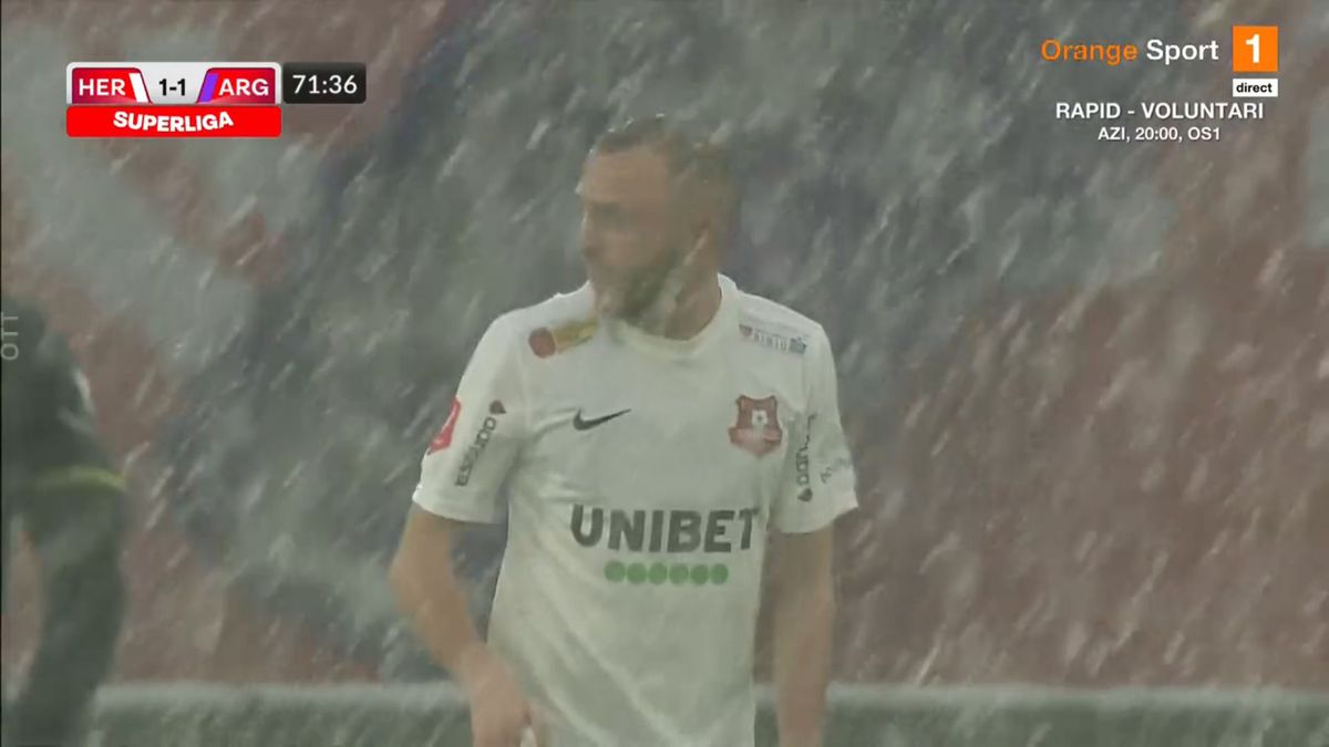 Hermannstadt - FC Argeș 1-1 » Remiză pe „derdelușul” de la Sibiu, într-o partidă jucată pe două anotimpuri