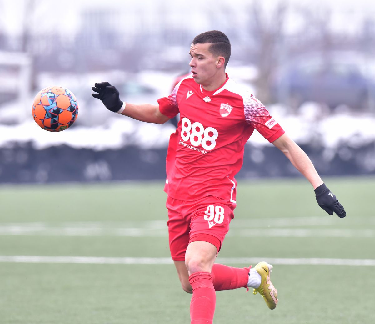 Dinamo - CS Blejoi 5-0 » Două eliminări, cinci goluri și un jucător de la Cluj în probe la roș-albi