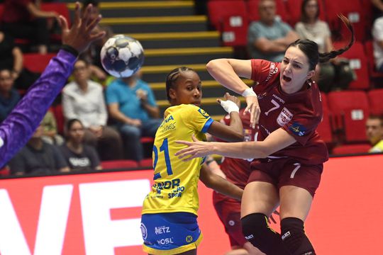 Rapid, campioana României la handbal feminin, o înfruntă pe Metz într-o confruntare vitală din grupele Champions League / foto: Raed Krishan