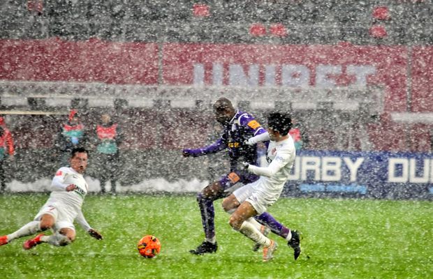 Hermannstadt - FC Argeș 1-1 » Remiză pe „derdelușul” de la Sibiu, într-o partidă jucată pe două anotimpuri