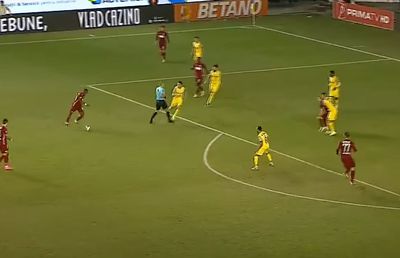 Petrolul îi reproșează lui Radu Petrescu altă fază decisivă din meciul cu CFR Cluj: „Ce cauți acolo? Parcă e prea mult contra noastră”