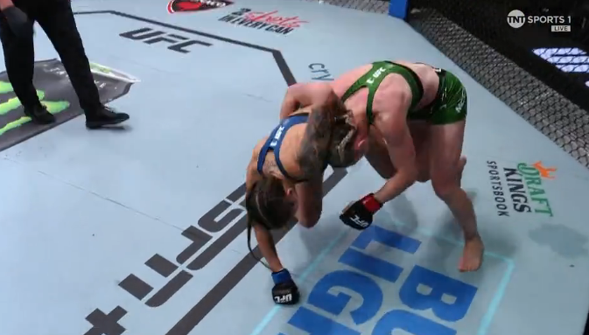 Diana Belbiță, zdrobită în UFC » Învinsă prin submisie chiar în finalul primei runde