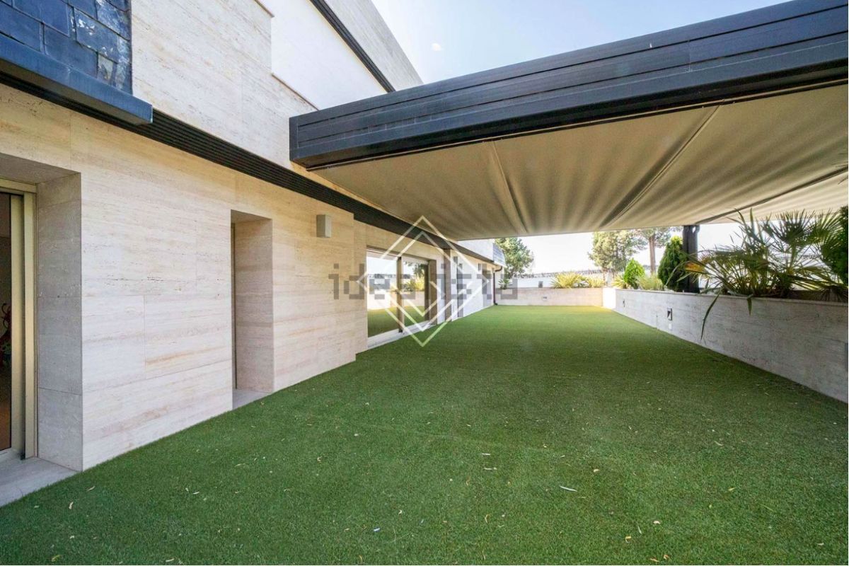 Sergio Ramos s-a oferit să-l ajute pe Kylian Mbappe la Madrid, dar vrea 6 milioane de euro