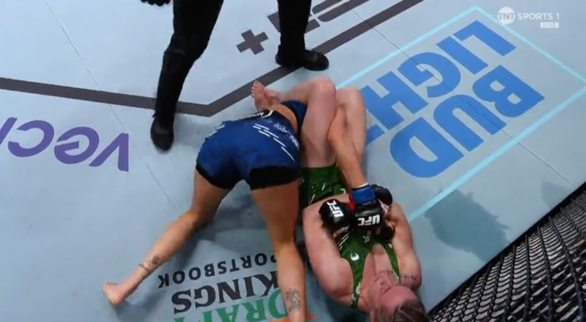 Diana Belbiță, zdrobită în UFC » Învinsă prin submisie chiar în finalul primei runde