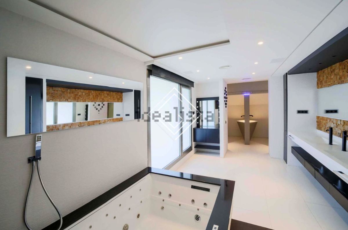 Sergio Ramos s-a oferit să-l ajute pe Kylian Mbappe la Madrid, dar vrea 6 milioane de euro