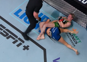 Diana Belbiță, zdrobită în UFC » Învinsă prin submisie chiar în finalul primei runde