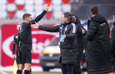 Sepsi pune „tunurile” pe Istvan Kovacs, după „măcelul” de azi: „Penibil, arogant, arbitru slab! Nu are valoare nici de Liga 1”