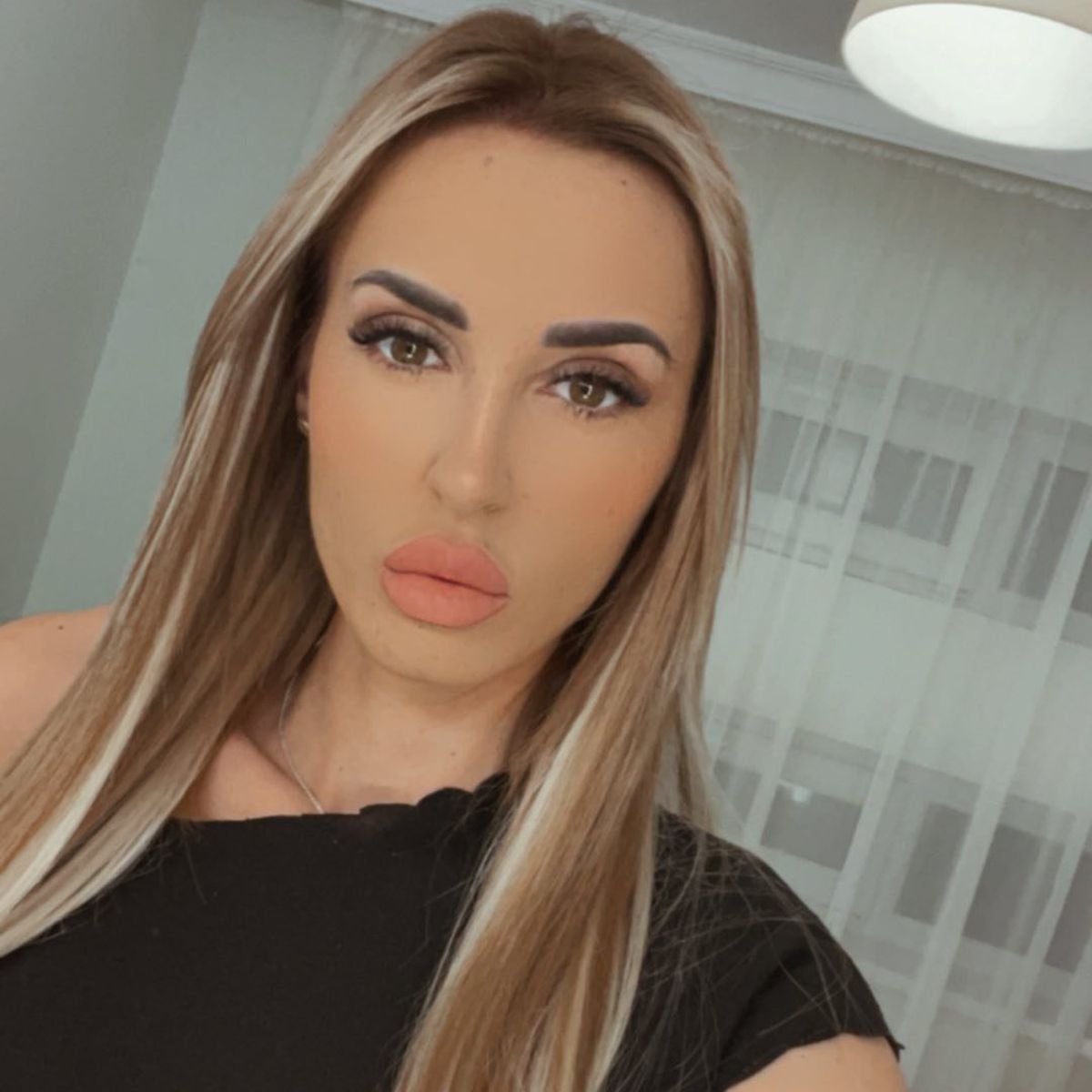 Elvir Koljic nu vine singur în București » Iubita noului atacant de la FCSB este cumnata unui manelist celebru