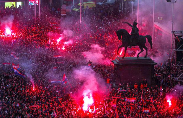 Întâmpinați precum niște eroi de zeci de mii de fani, chiar dacă au pierdut marele meci » Imagini de senzație