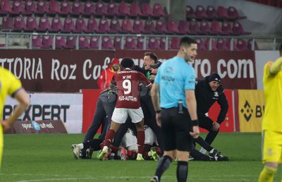 Rapid - Unirea Slobozia 2-1 » Interzis cardiacilor! Victorie miraculoasă în lupta pentru play-off! Golul lui Dobre a declanșat „nebunia” în Giulești