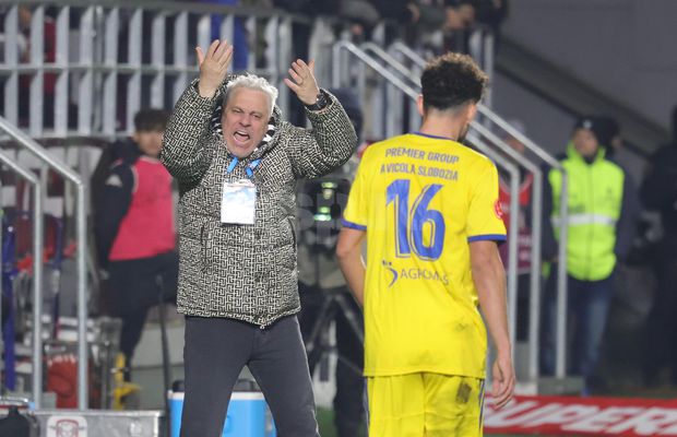 Șumudică, exasperat! A făcut o criză de nervi și a pregătit schimbarea din minutul 33 » Filmul complet al modificării, surprins de fotoreporterul GSP