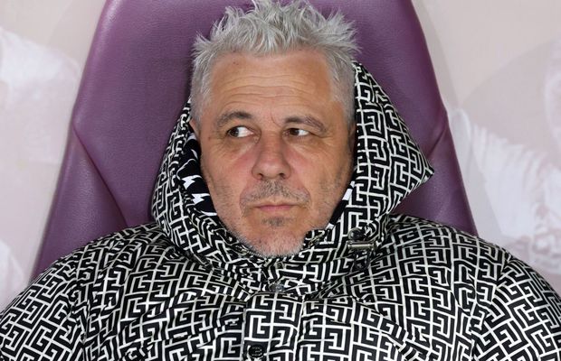 S-a luat, în direct, de outfitul lui Șumudică: „Se va supăra pe mine, dar nu te îmbraci așa ca antrenor”