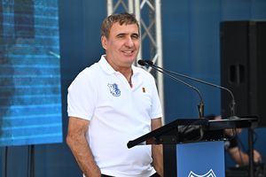 Președintele interimar Ilie Bolojan, reparație morală după 24 de ani față de Gică Hagi