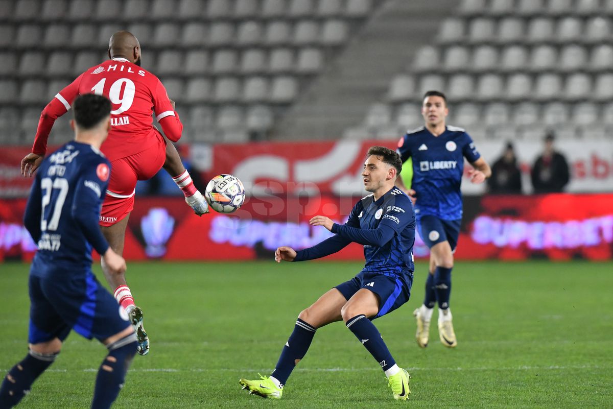 Final dramatic în Dinamo - Oțelul » GOLUL victoriei a venit în minutul 90+8, după un penalty dictat de VAR