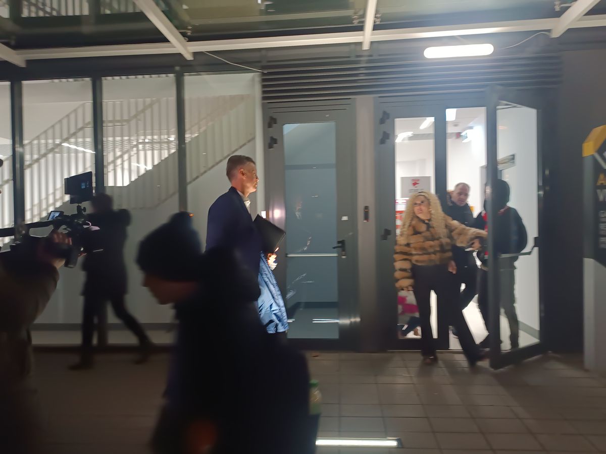 Imagini dinainte de Dinamo - Oțelul: probleme cu autocarul oaspeților