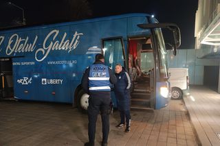 Moment halucinant înainte de Dinamo - Oțelul » Gălățenii, puși să parcheze la un kilometru distanță