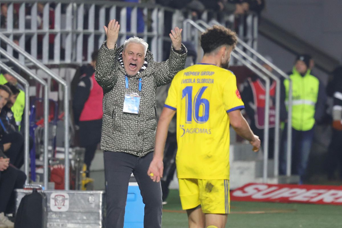 Șumudică, exasperat! A făcut o criză de nervi și a pregătit schimbarea din minutul 33 » Filmul complet al modificării, surprins de fotoreporterul GSP