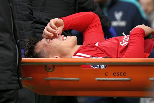 Lisandro Martinez, pe targă