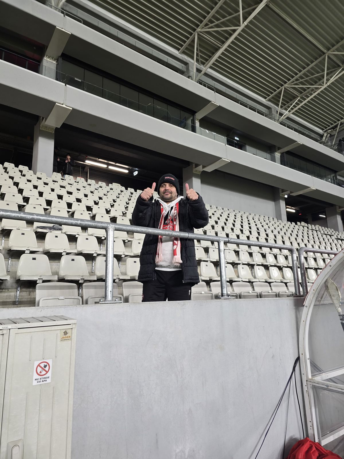 Imagini dinainte de Dinamo - Oțelul: probleme cu autocarul oaspeților