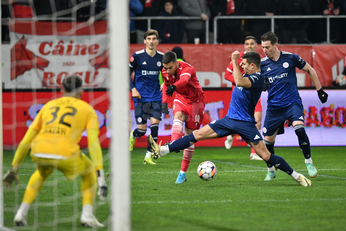 Final dramatic în Dinamo - Oțelul » GOLUL victoriei a venit în minutul 90+8, după un penalty dictat de VAR