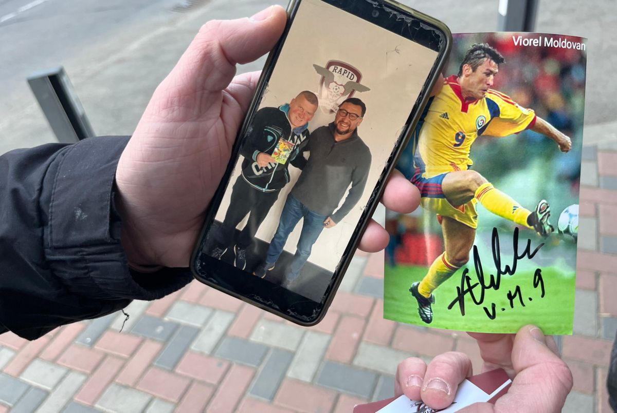 Străinul venit de departe să vadă Rapidul » S-a ales cu suvenirul dorit în Giulești: „Am mai fost aici în anii '90, aveați o națională foarte bună”