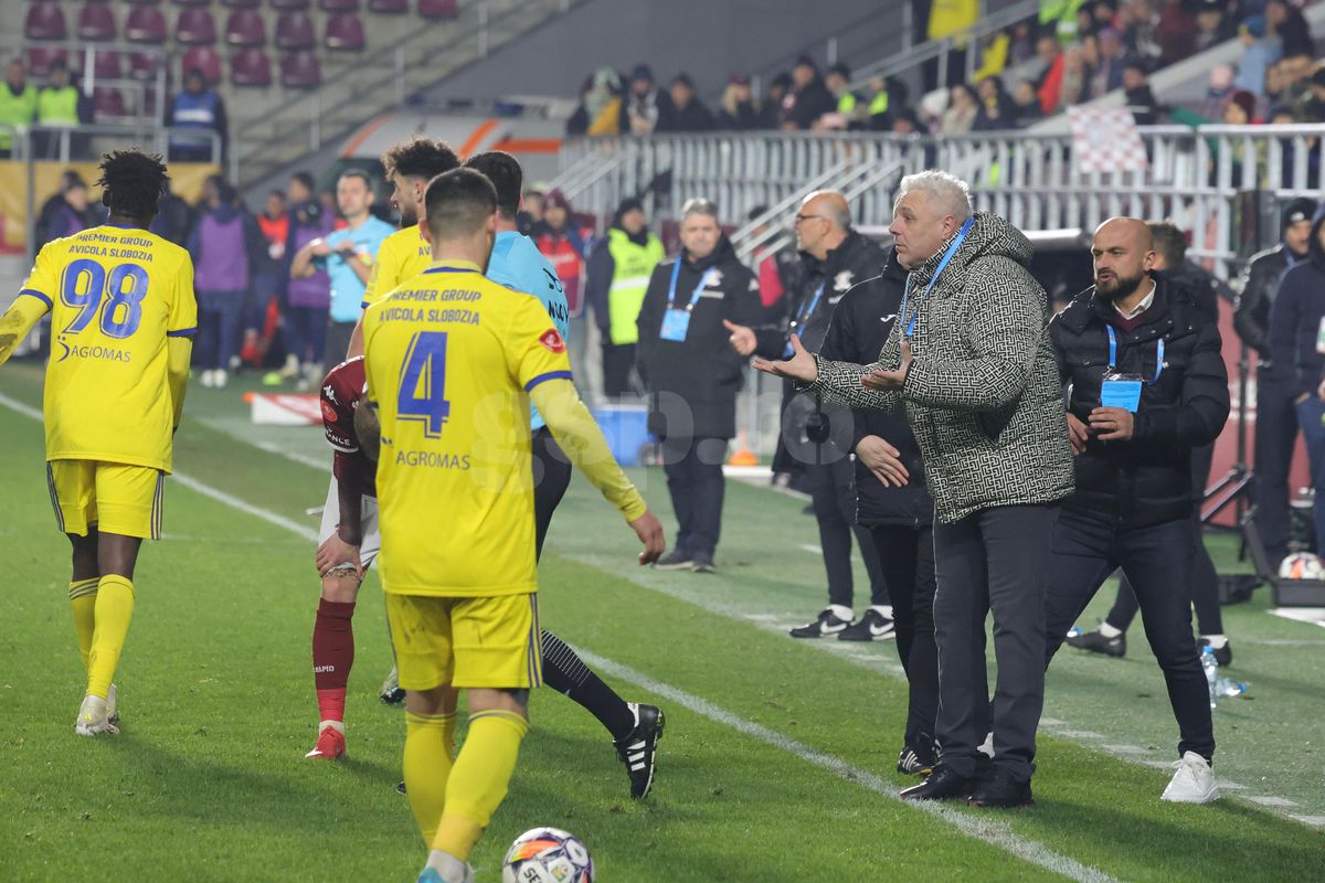 Marius Șumudică a primit un cartonaș galben / Foto: Ionuț Iordache GSP
